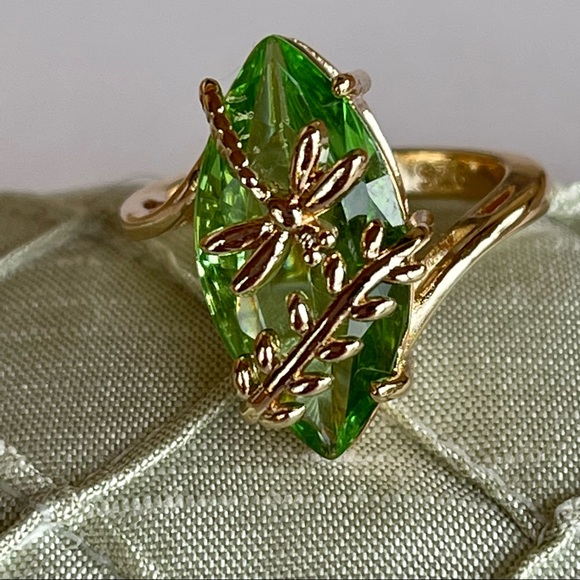 Jewelry - 🎉HP🎉925 (stamped) w/18K gold overlay lab emerald ring dragonfly & leaf design